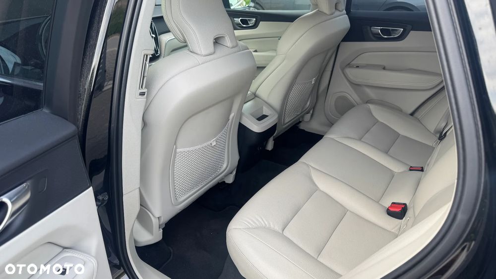 Volvo XC 60 B4 D Inscription - 11