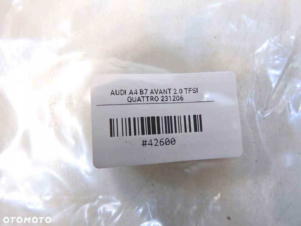 LAMPKA OŚWIETLENIE WNĘTRZA TYŁ AUDI A4 B7 AVANT 8E0947111 - 4