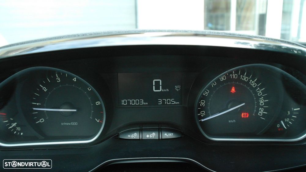 Peugeot 2008 1.2 PureTech Style - 38