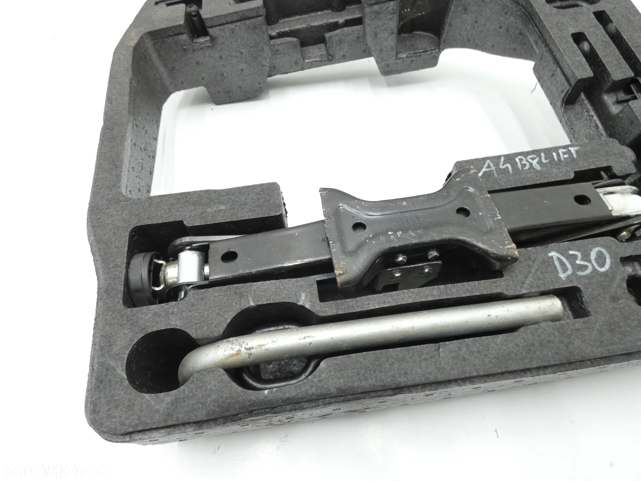 AUDI A4 B8 LIFT ZESTAW STYROPIAN BAGAŻNIKA PODNOŚNIK LEWAREK KLUCZ 8T0012109A D30 - 3