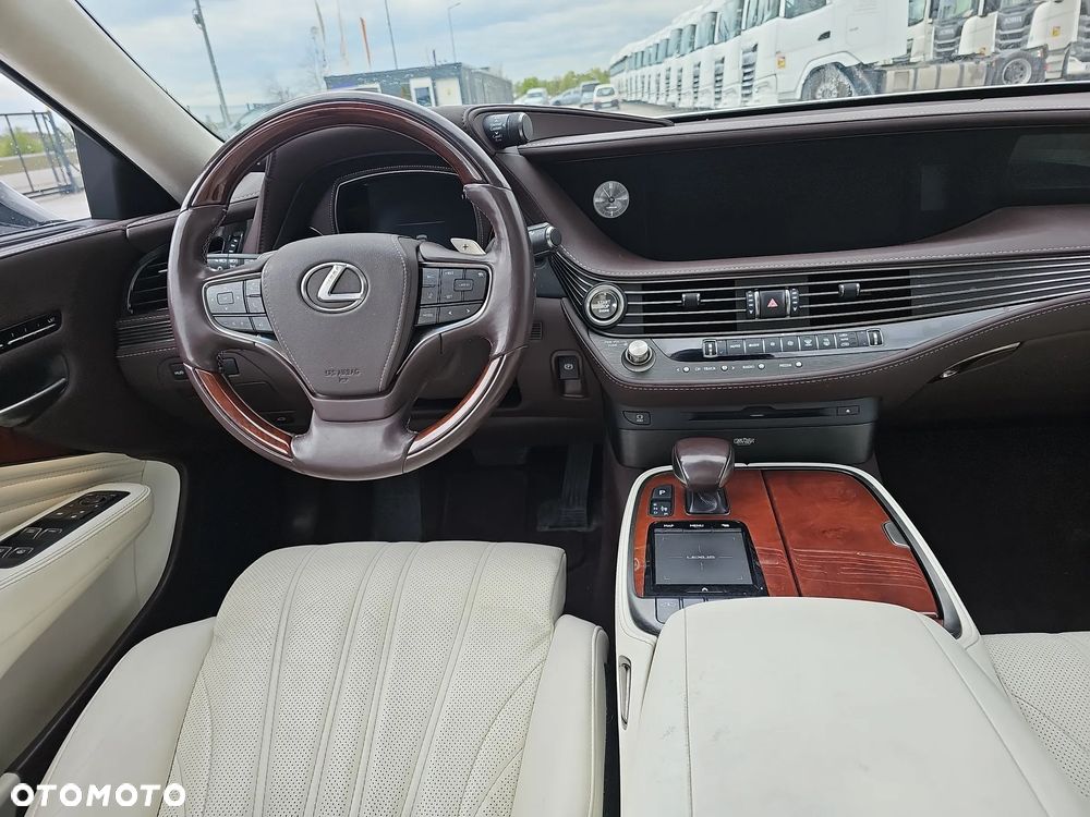 Lexus LS 500 Omotenashi AWD - 11