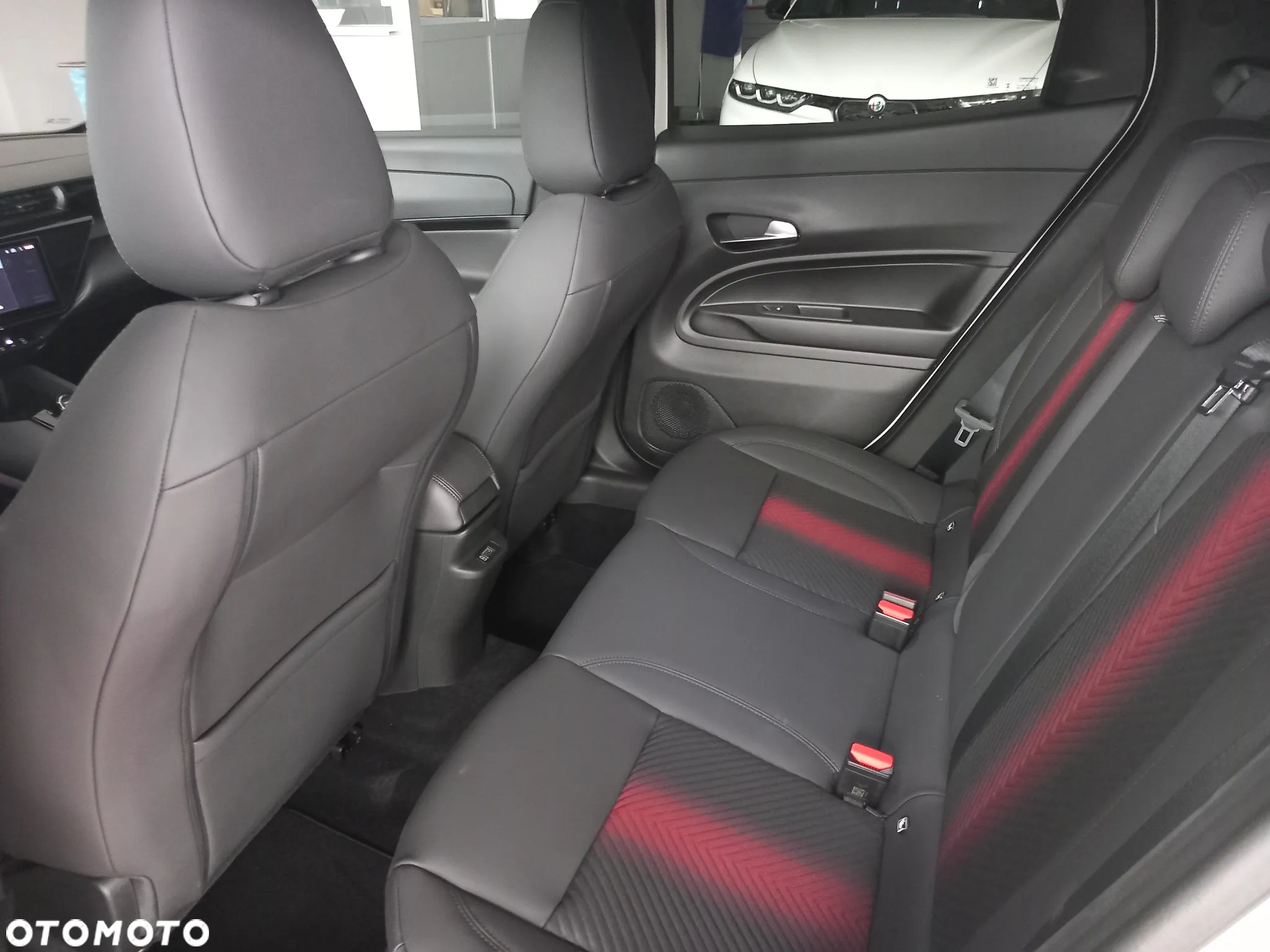 Alfa Romeo Junior 1.2 mHEV Ibrida Speciale eDCT - 15