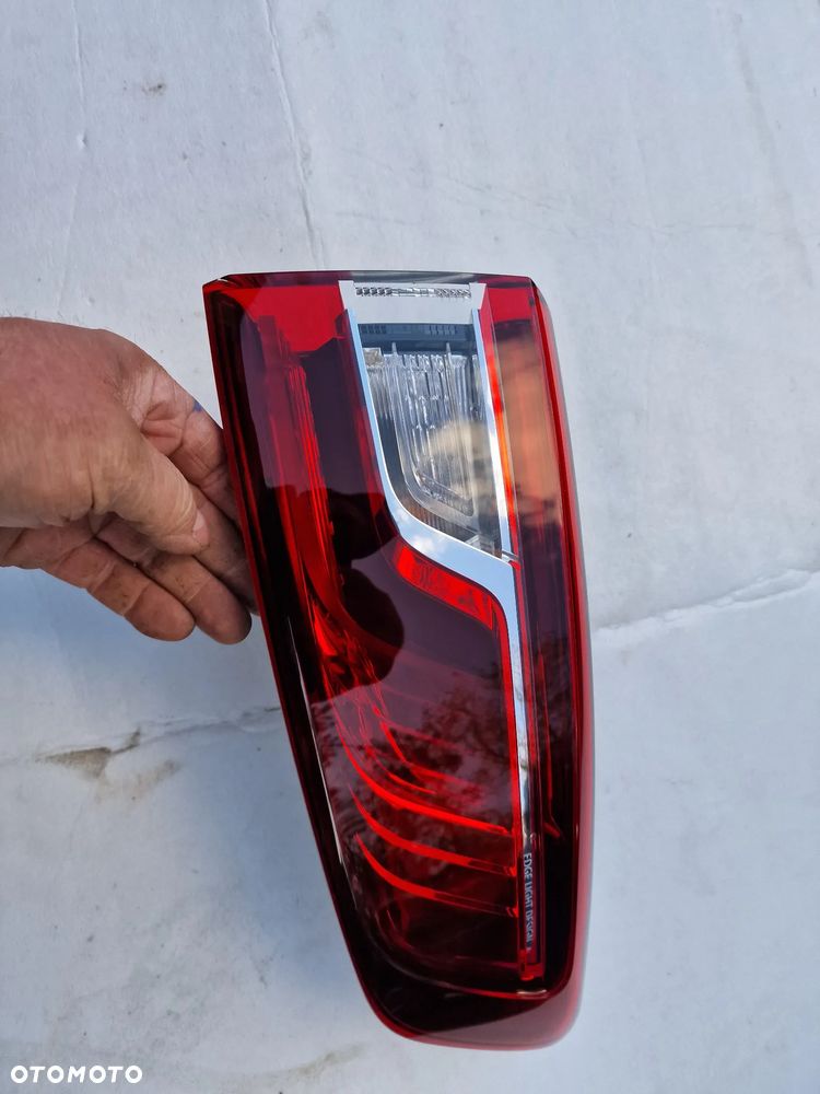 Lampa prawy  tył  Renault  megane  IV  kombi - 2