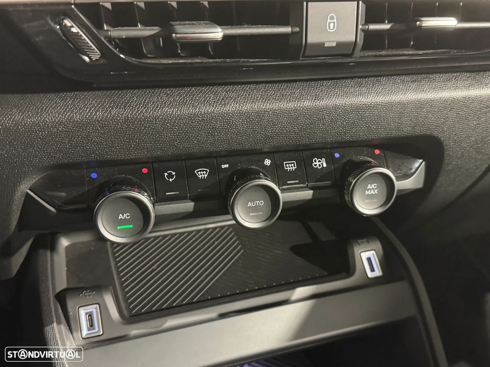 Citroën e-C4 X 54 kWh Autonomia Alargada Plus - 32