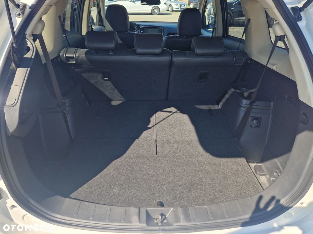 Mitsubishi Outlander 2.0 2WD CVT Diamant - 10