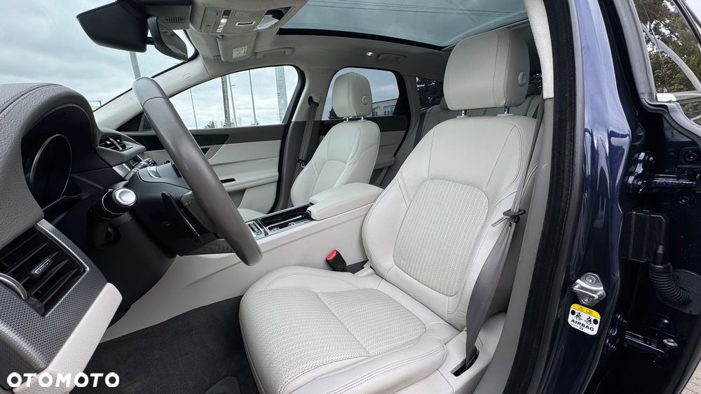 Jaguar XF 25d AWD R-Sport - 11