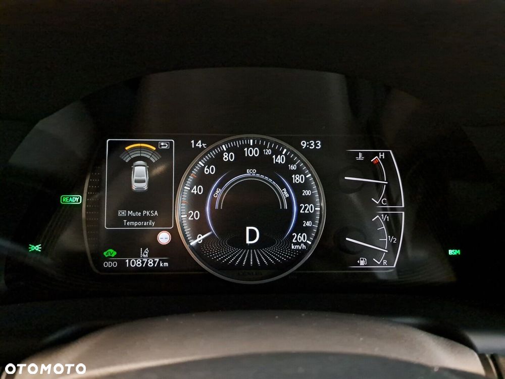 Lexus ES 300h Prestige - 38