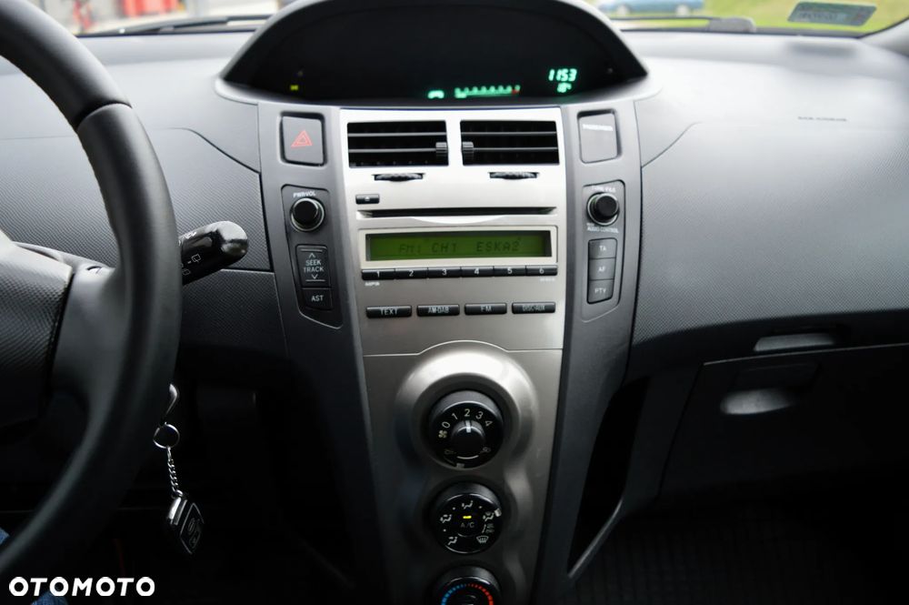 Toyota Yaris 1.0 Terra - 18