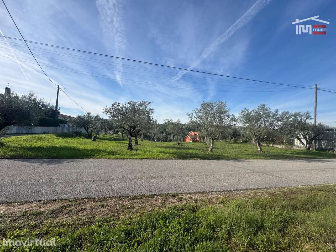Excecional terreno para construção de uma ou mais moradias - Grande imagem: 2/8