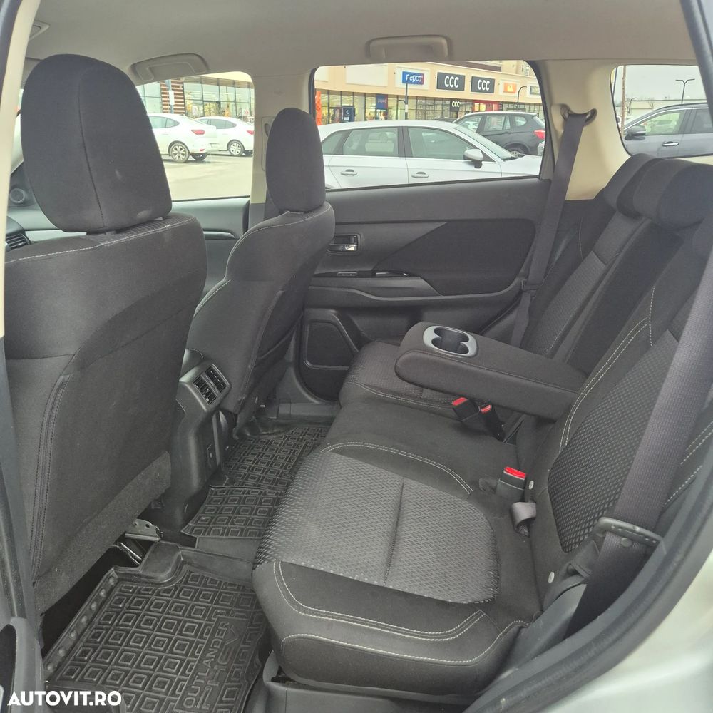Mitsubishi Outlander - 5
