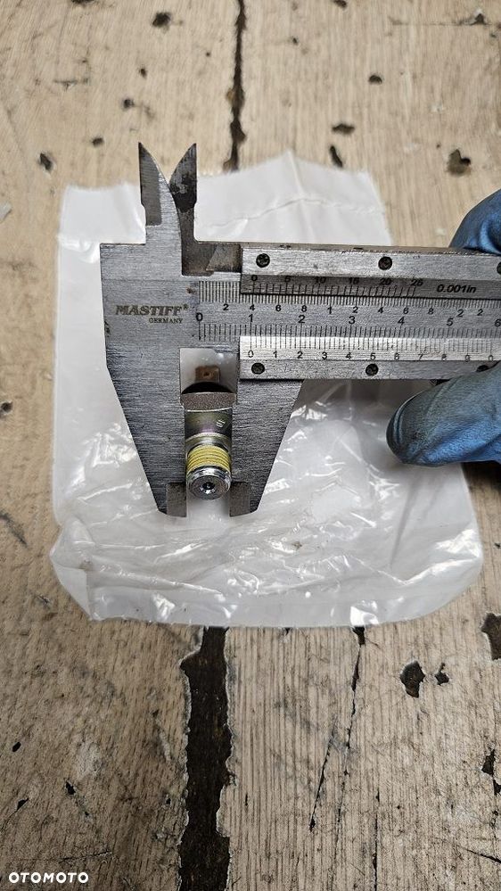 Czujnik ciśnienia oleju BRP Can-am Spyder  420256912 - 8