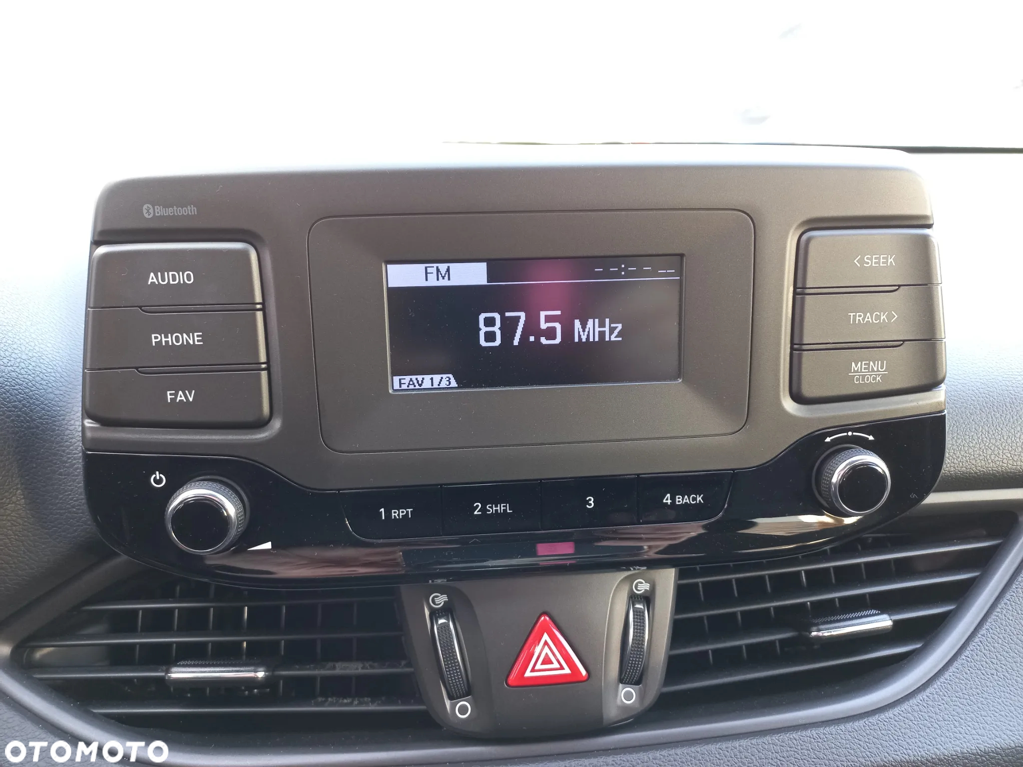 Hyundai i30 1.5 DPI Classic + - 12