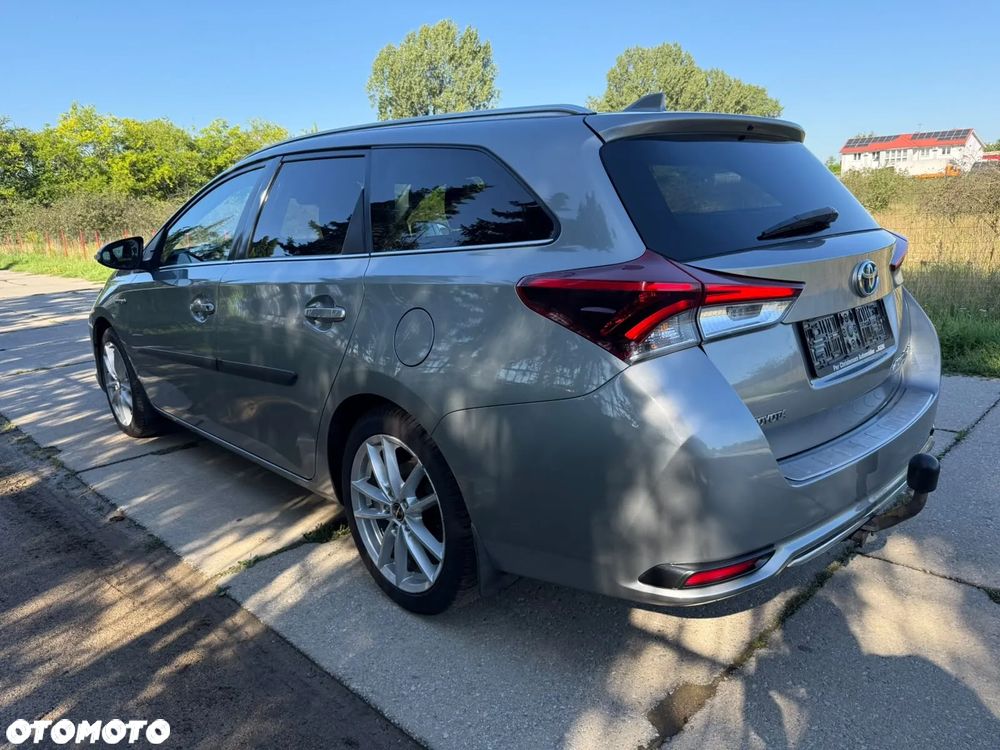Toyota Auris 1.8 HSD Luna - 16