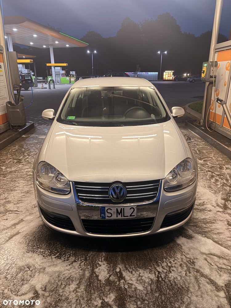 Volkswagen Jetta - 2