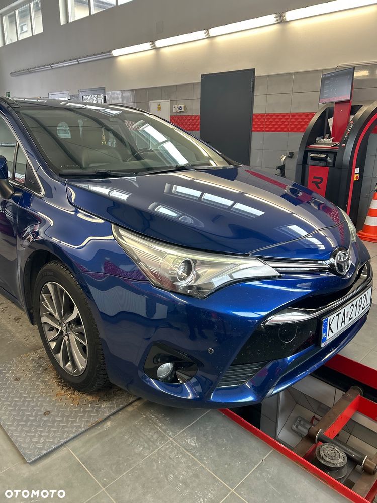 Toyota Avensis 2.0 D-4D Premium - 14