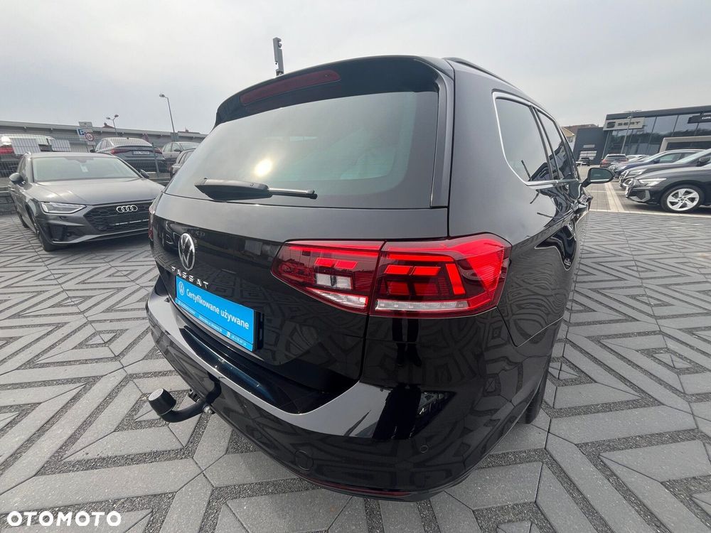 Volkswagen Passat - 11