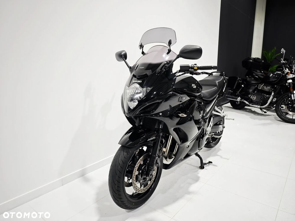 Suzuki GSX - 10