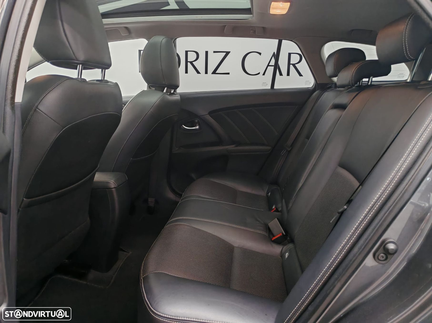 Toyota Avensis Touring Sports 1.6 D-4D Comfort - 10
