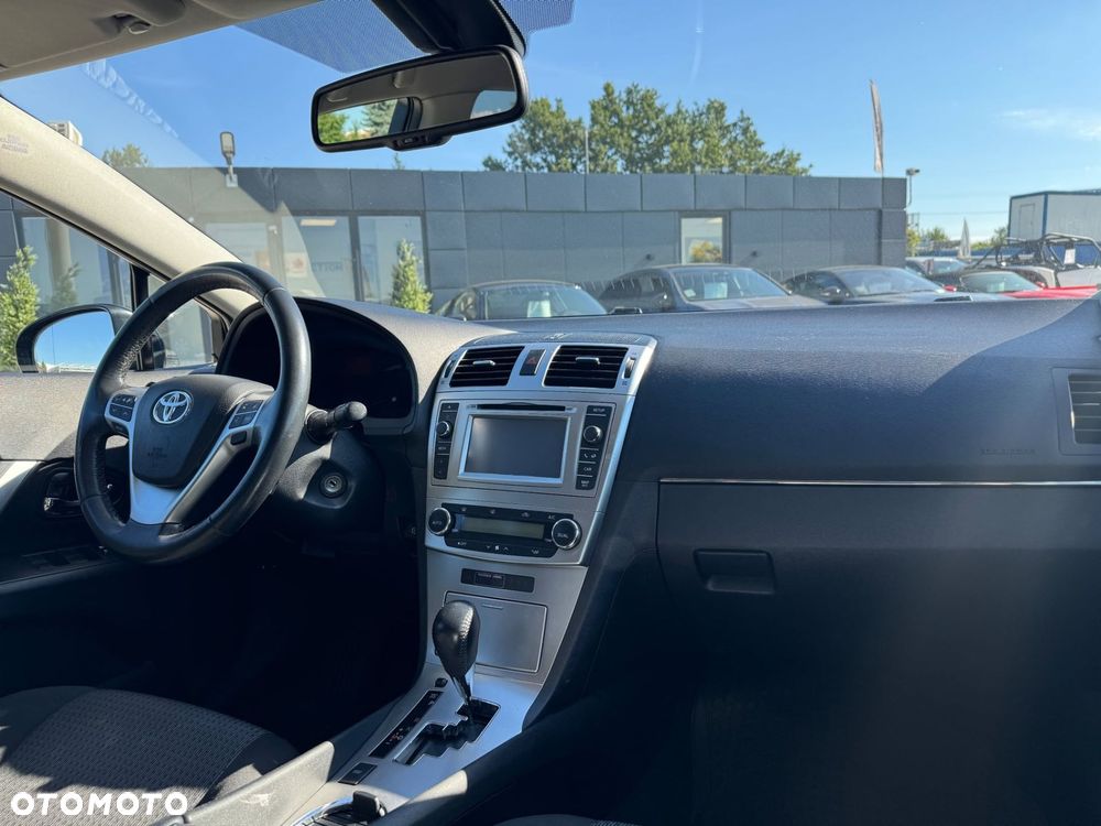 Toyota Avensis 1.8 Premium MS - 15