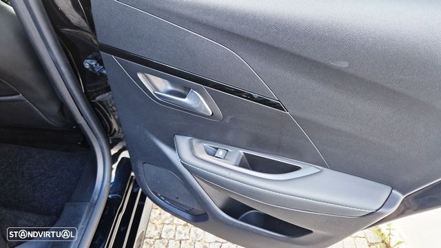 Peugeot e-208 Allure Pack - 21