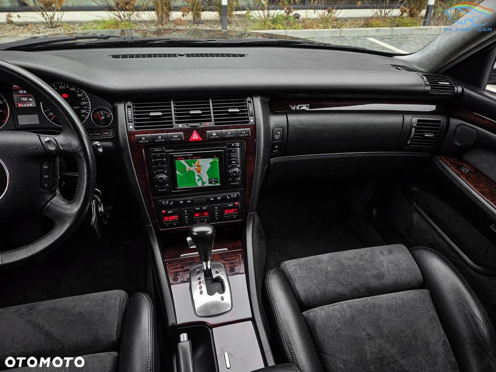 Audi A8 W12 quattro - 25