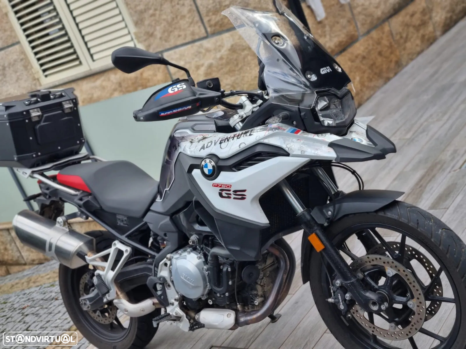 BMW F 750 GS BMW F750 GS Cilindrada: 853cc Potencia: 77cv - 8
