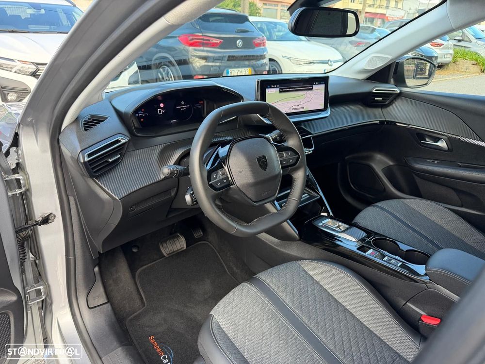 Peugeot 208 1.2 Hybrid Allure e-DCS6 - 8