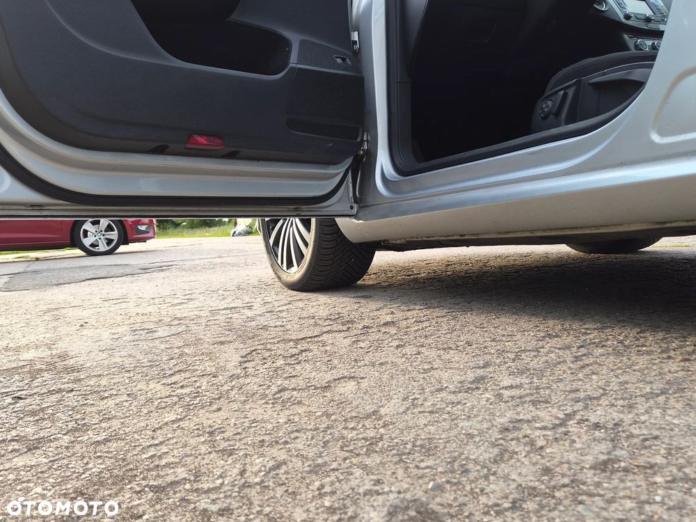 Volkswagen Passat 2.0 TDI Comfortline DSG - 11
