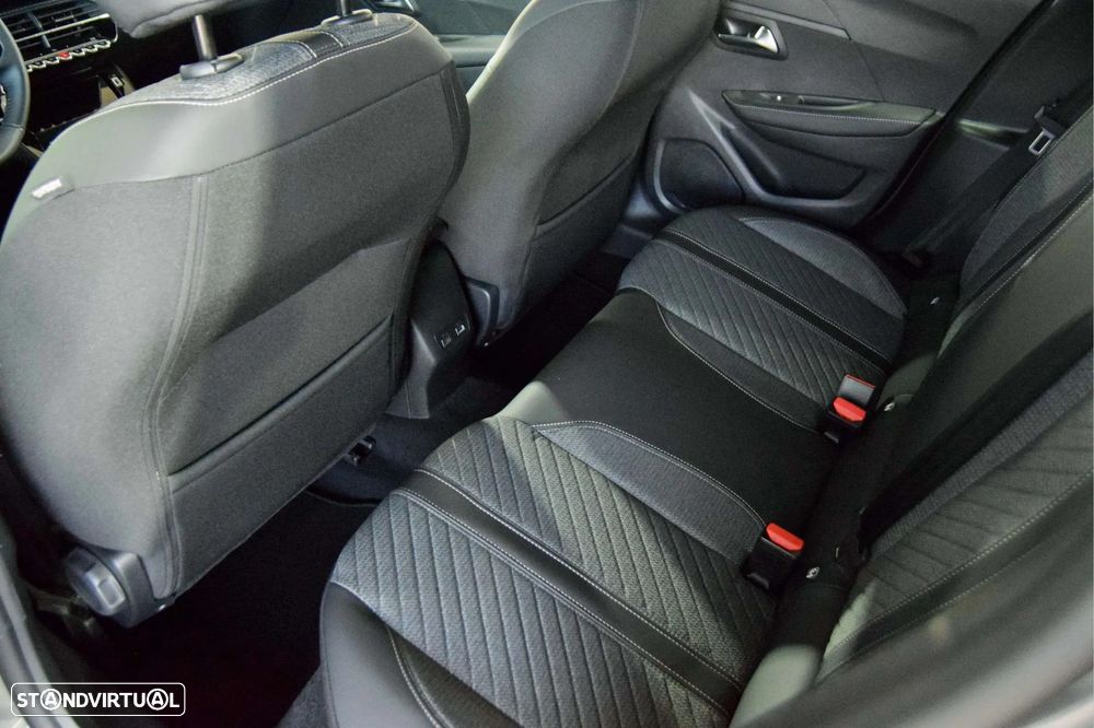 Peugeot 208 1.2 Hybrid Allure e-DCS6 - 8