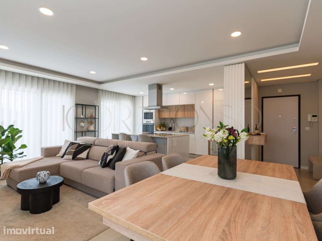 Excelente Apartamento T3 com Suíte, Elevador e Lugar de Garagem - S... - Grande imagem: 4/49