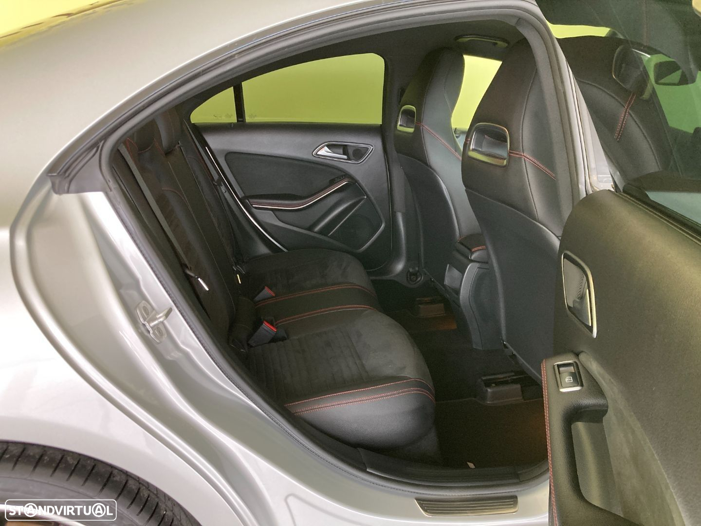 Mercedes-Benz CLA 180 d AMG Line - 11