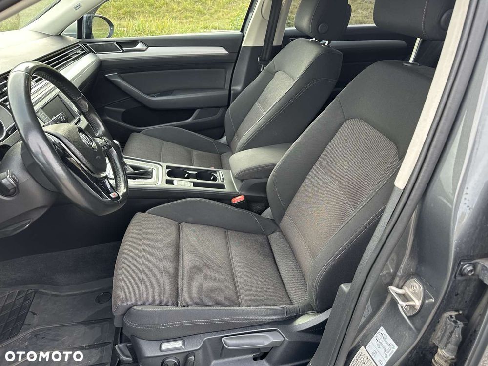 Volkswagen Passat 1.6 TDI (BlueMotion Technology) DSG Trendline - 12