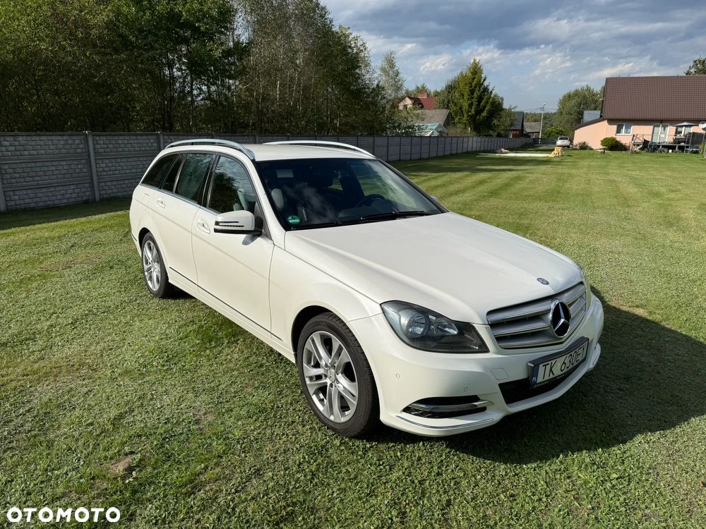 Mercedes-Benz Klasa C 180 CGI BlueEff Avantgarde - 5