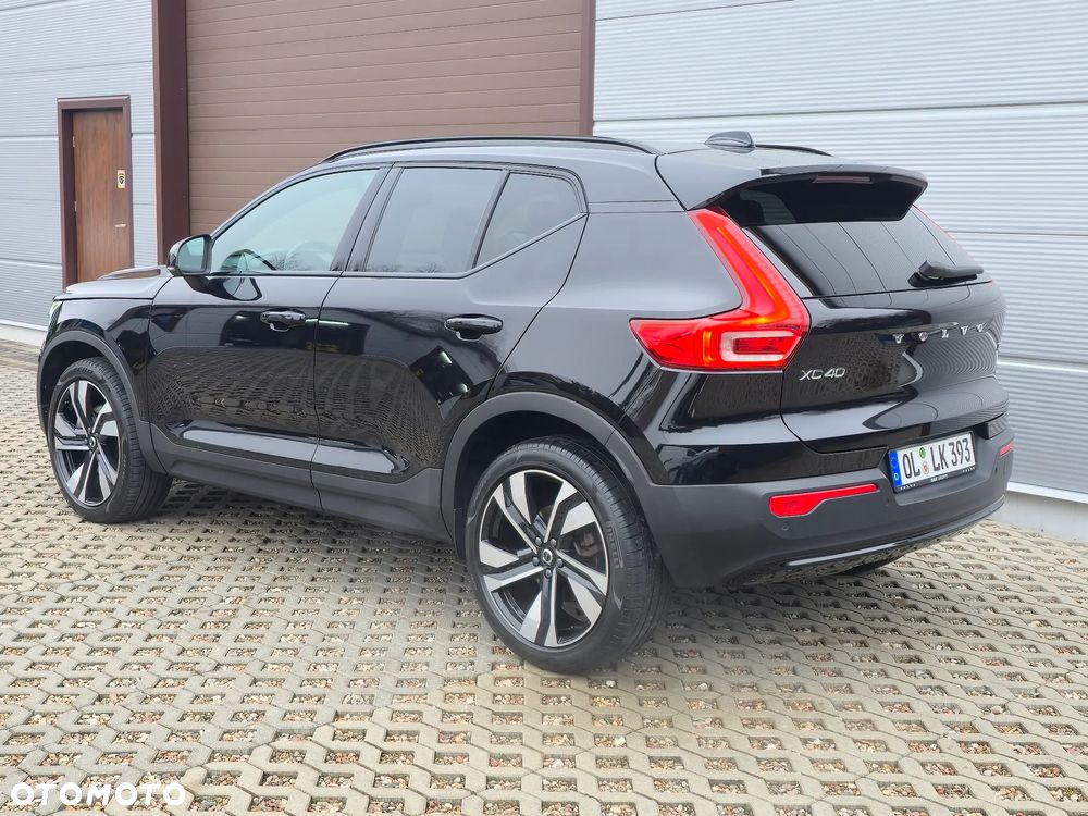 Volvo XC 40 B3 B DKG Plus Black Edition - 21