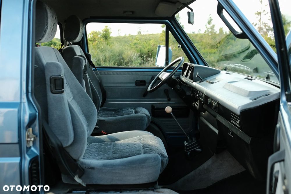 Volkswagen Multivan - 13