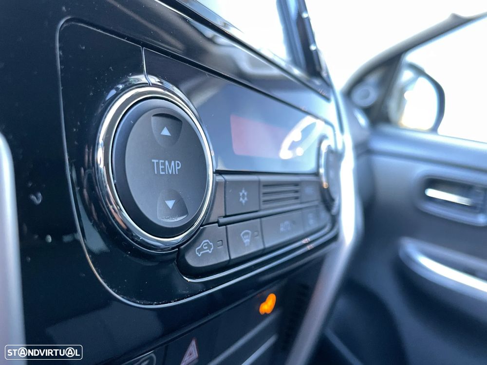 Mitsubishi L200 2.3 DI-D CD Invite Strakar Look 2WD - 23