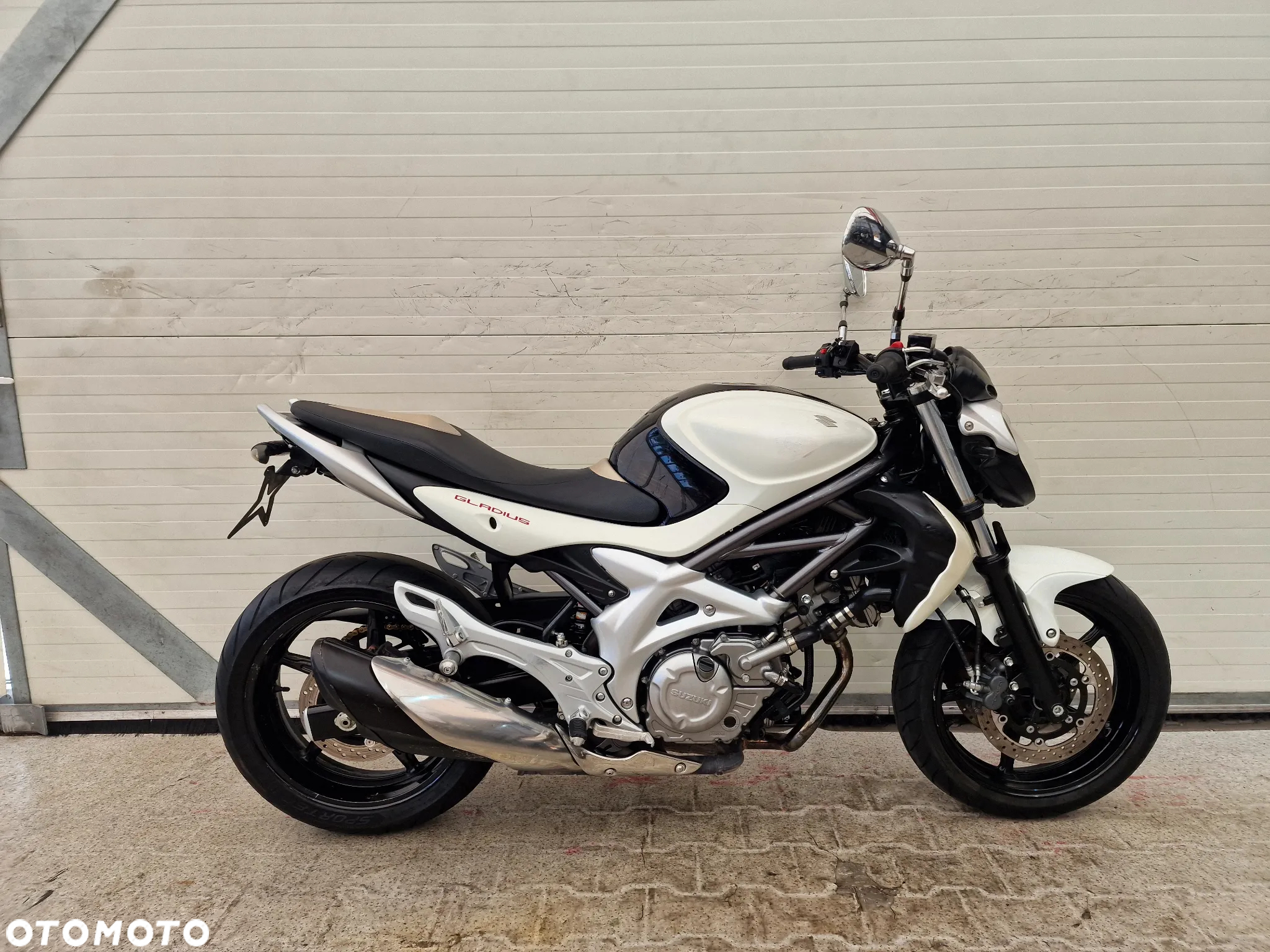 Suzuki Gladius - 4