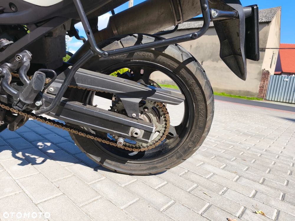 Suzuki V-STROM - 10