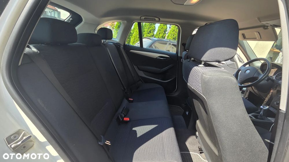 BMW X1 sDrive18i - 10