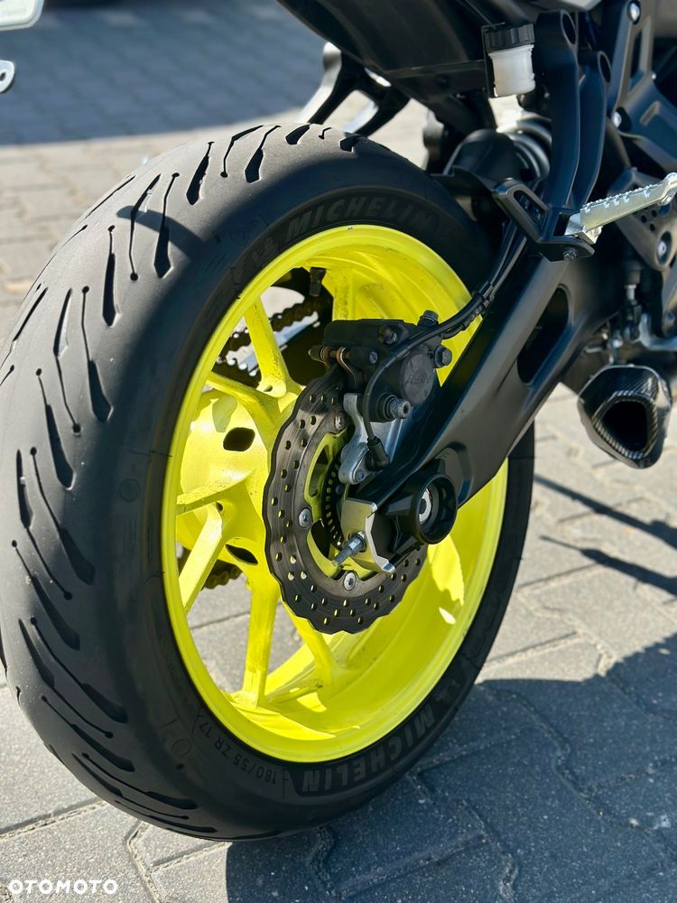 Yamaha MT - 7