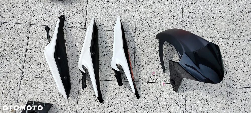 KTM DUKE 125 KOŁO FELGA OWIEWKA LAGI STELAZ OGON ZADUPEK SIEDZENIE 2022 - 3