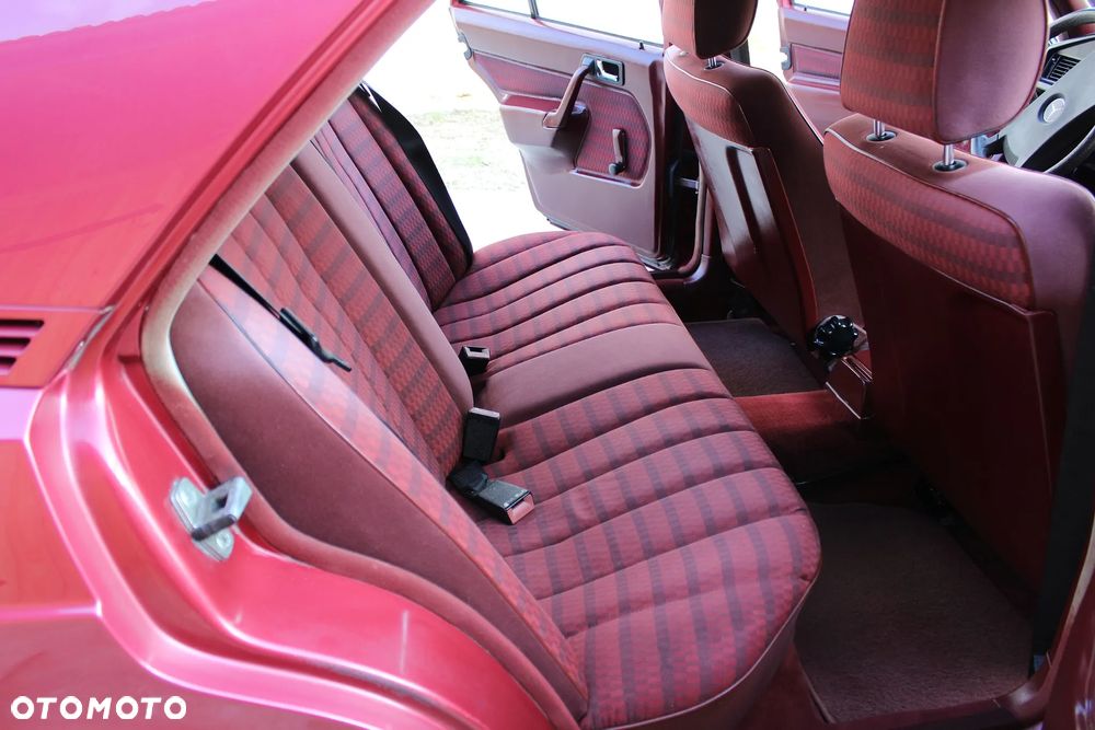 Mercedes-Benz W201 (190) - 29