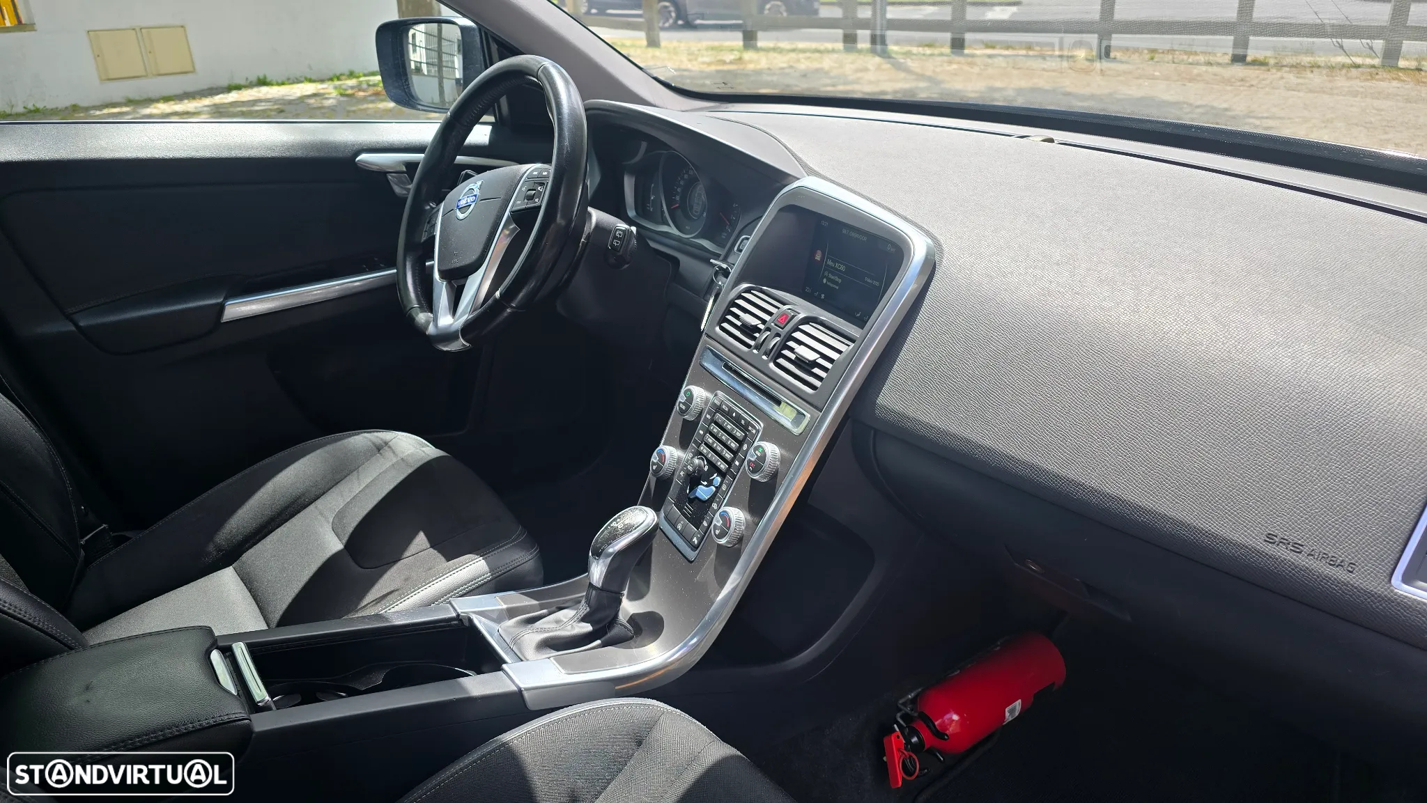 Volvo XC 60 2.0 D4 Momentum Geartronic - 14