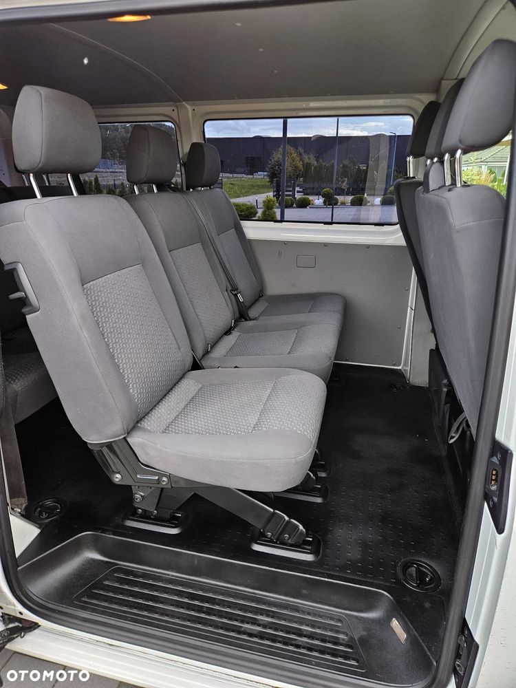 Volkswagen Transporter Caravelle Edition - 12