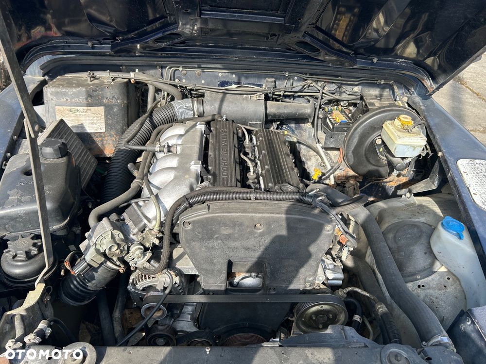 Land Rover Defender - 13