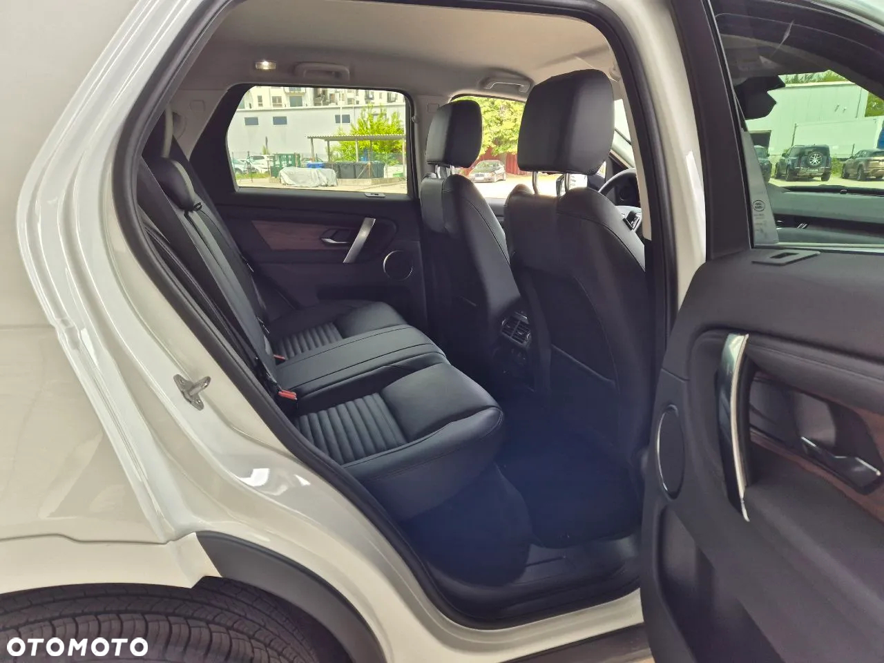 Land Rover Discovery Sport D200 - 14