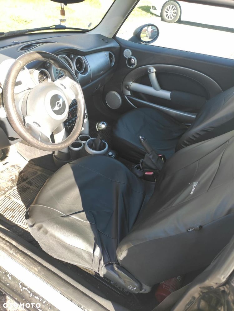 Mini One 2004 photo 5