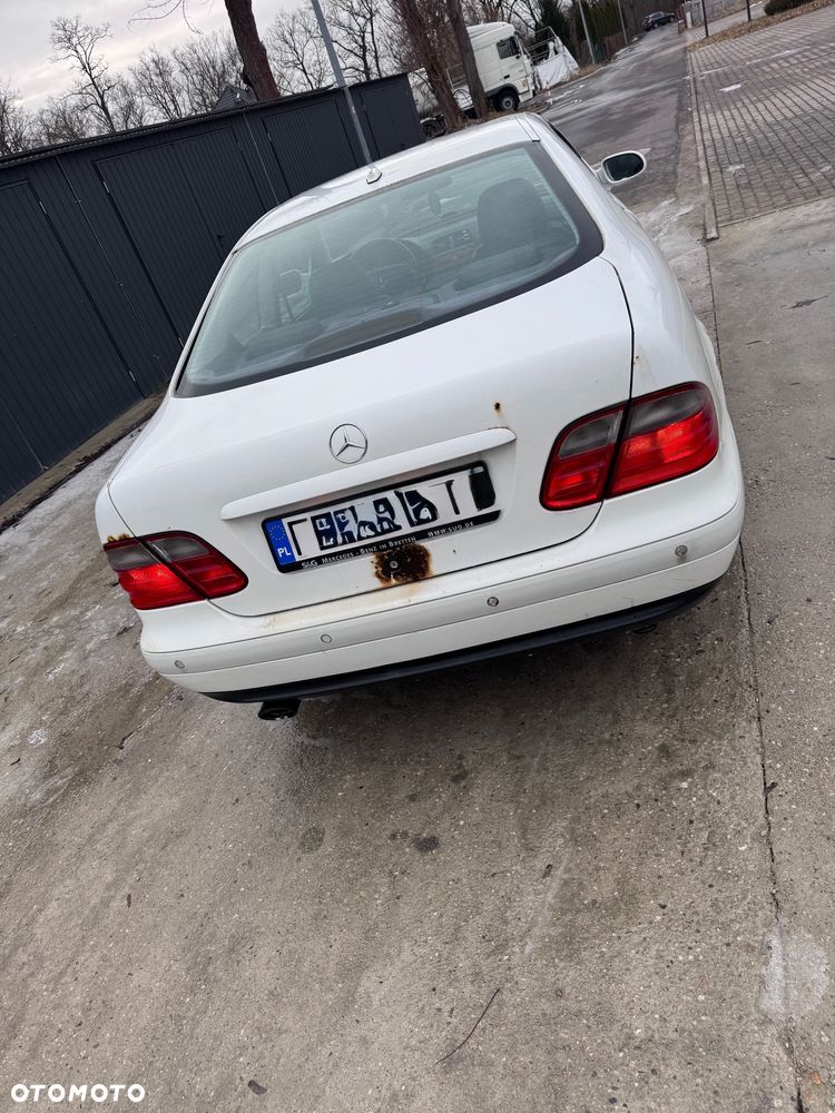 Mercedes-Benz CLK - 8