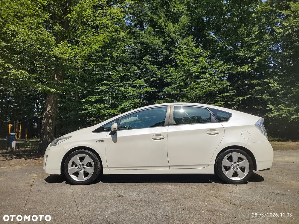 Toyota Prius 1.8 HSD Prestige - 18