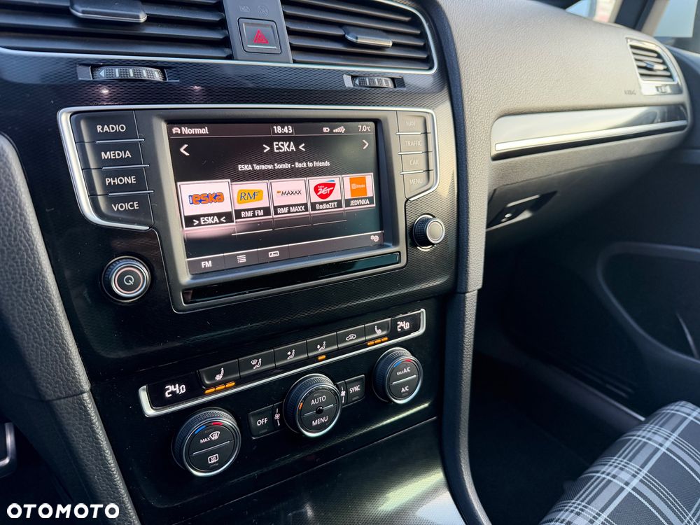 Volkswagen Golf - 29